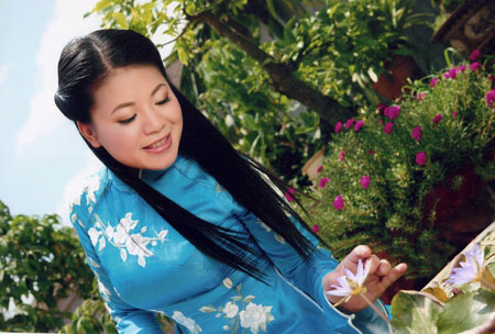 Anh Thơ: 'Chúng tôi không mắc bệnh ngôi sao!' Anh Thơ: 'Chúng tôi không mắc bệnh ngôi sao!'